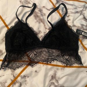 BootayBag Special edition black lace bralette with eyelash detail, size S NWT